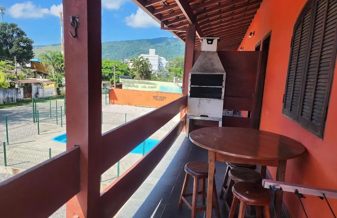 0001.07 - Maranduba - Apto - 2 Dormitório -Ar condicionado- 8 Pessoas - 2 Quadras Do Mar - Piscina - Wi-Fi (Excursão 96 Pessoas)-1